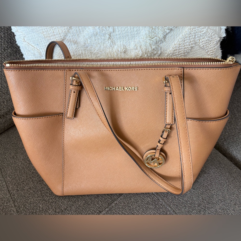 Michael Kors Jet Set Saffiano Leather Tote